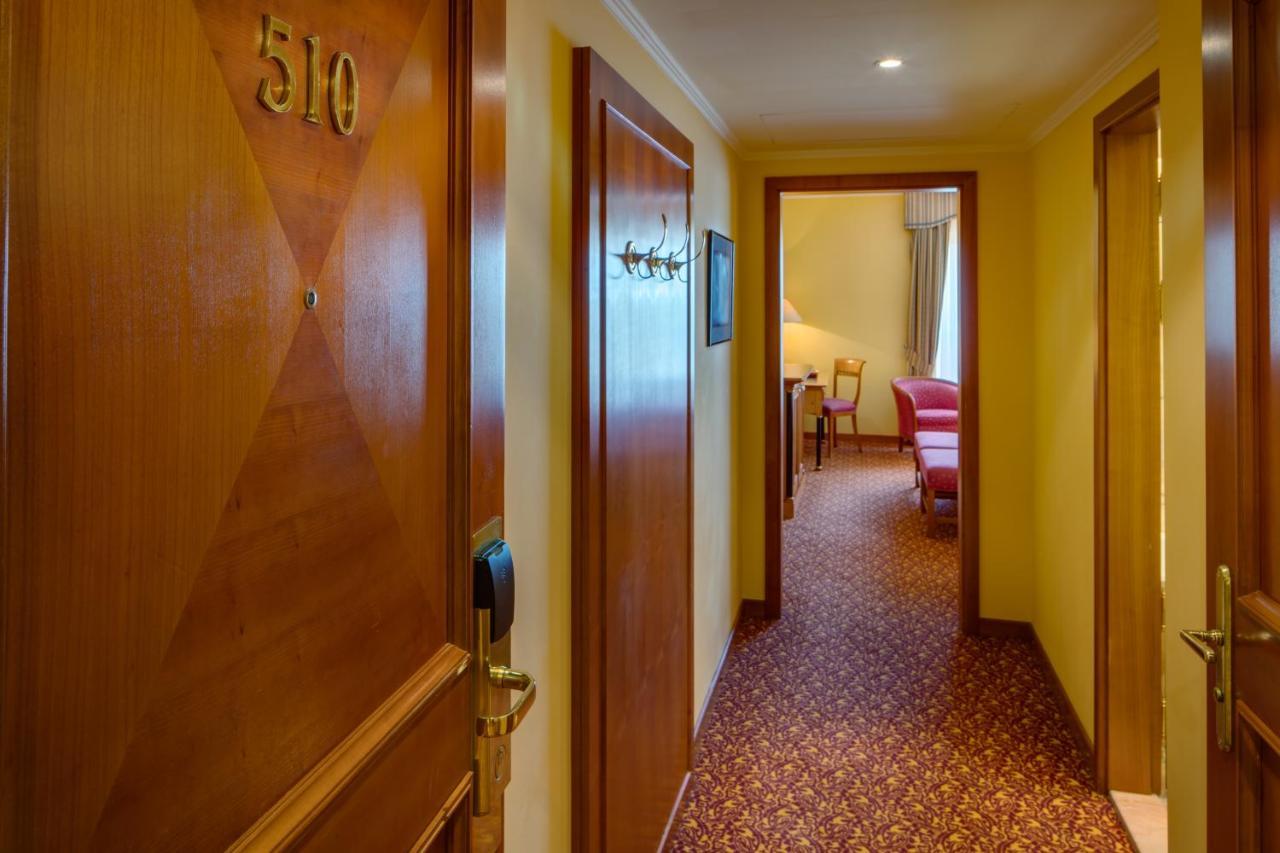 Hotel Savoy Praga Esterno foto