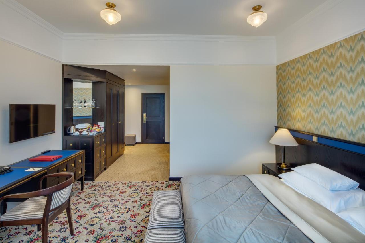 Hotel Savoy Praga Esterno foto