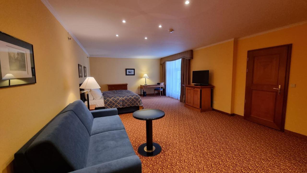 Hotel Savoy Praga Esterno foto